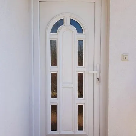 Alisa Apartman *