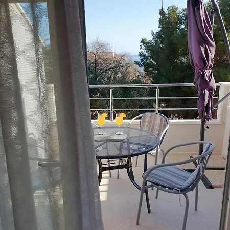 Διαμέρισμα Alisa *