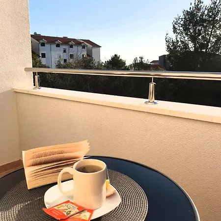 Διαμέρισμα Alisa *